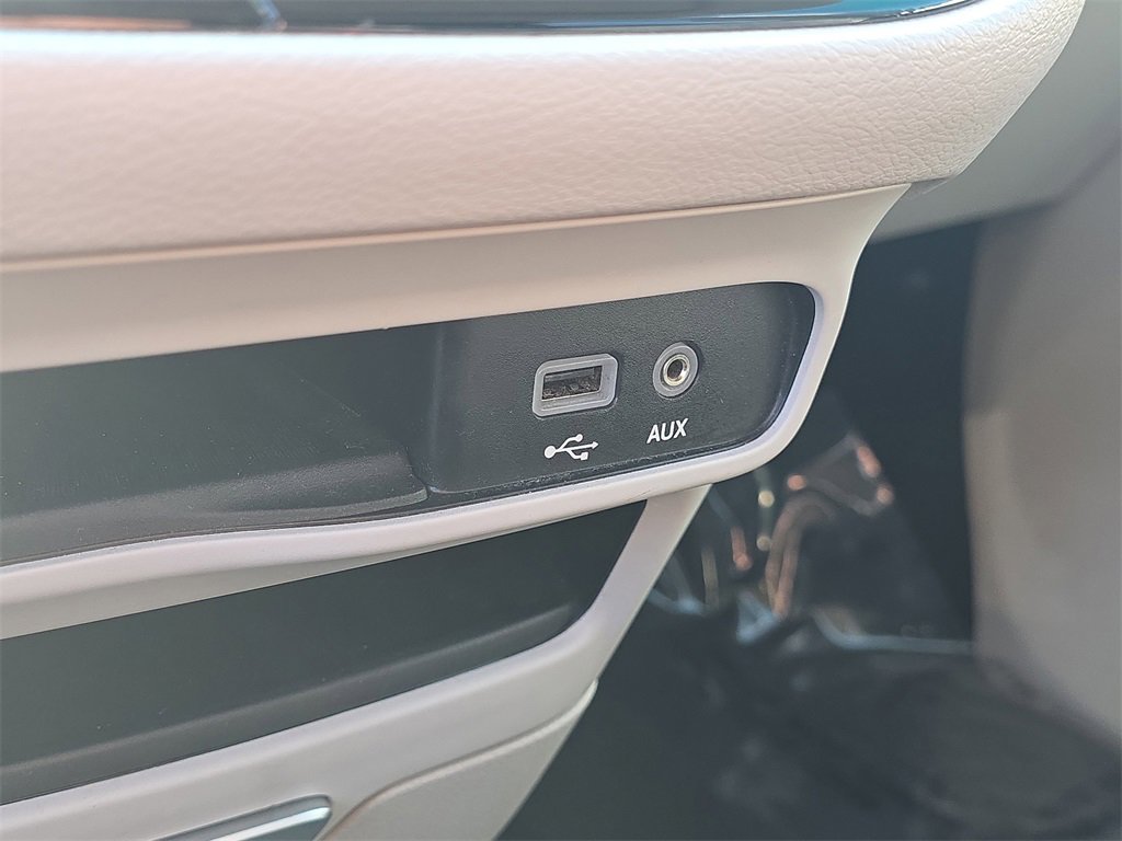 Used 2018 Chrysler Pacifica Touring Plus image 27
