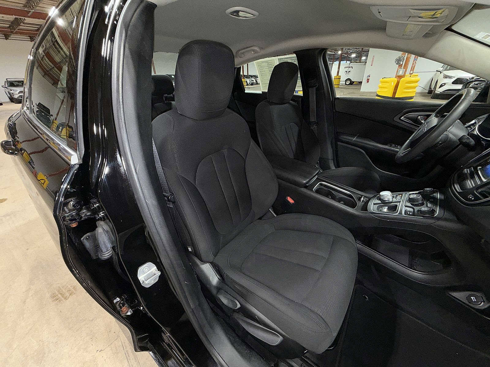 Used 2015 Chrysler 200 Limited image 15