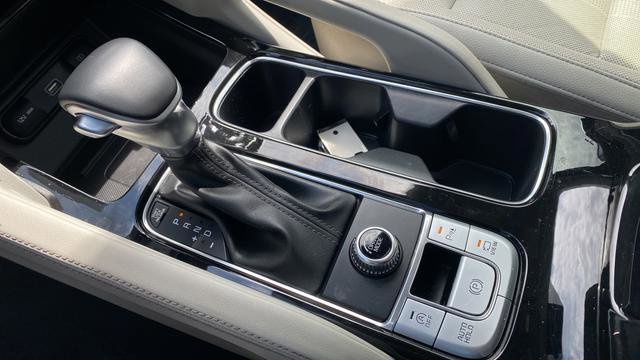 Certified 2022 Kia Telluride SX w/ Towing Package FWD image 19