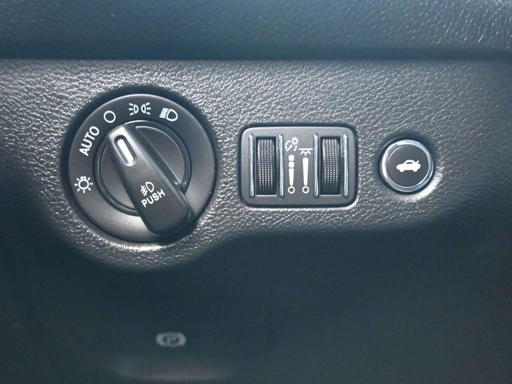 Used 2022 Dodge Challenger R/T w/ Performance Handling Group image 21