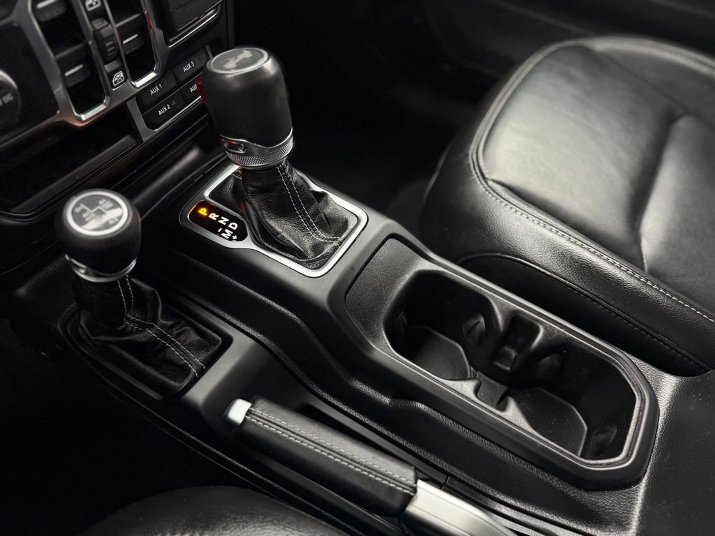 Used 2023 Jeep Wrangler Unlimited Sahara w/ Cold Weather Group image 31