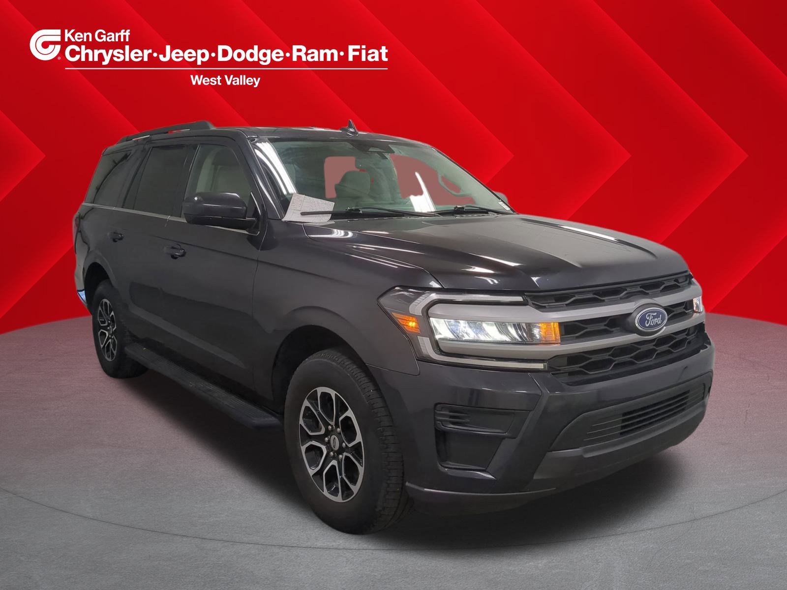 Used 2024 Ford Expedition XLT image 1