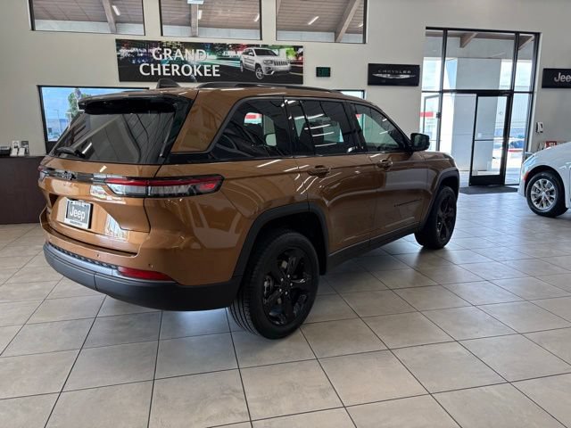 New 2026 Jeep Grand Cherokee Limited w/ Limited Altitude Package AWD/4WD image 7