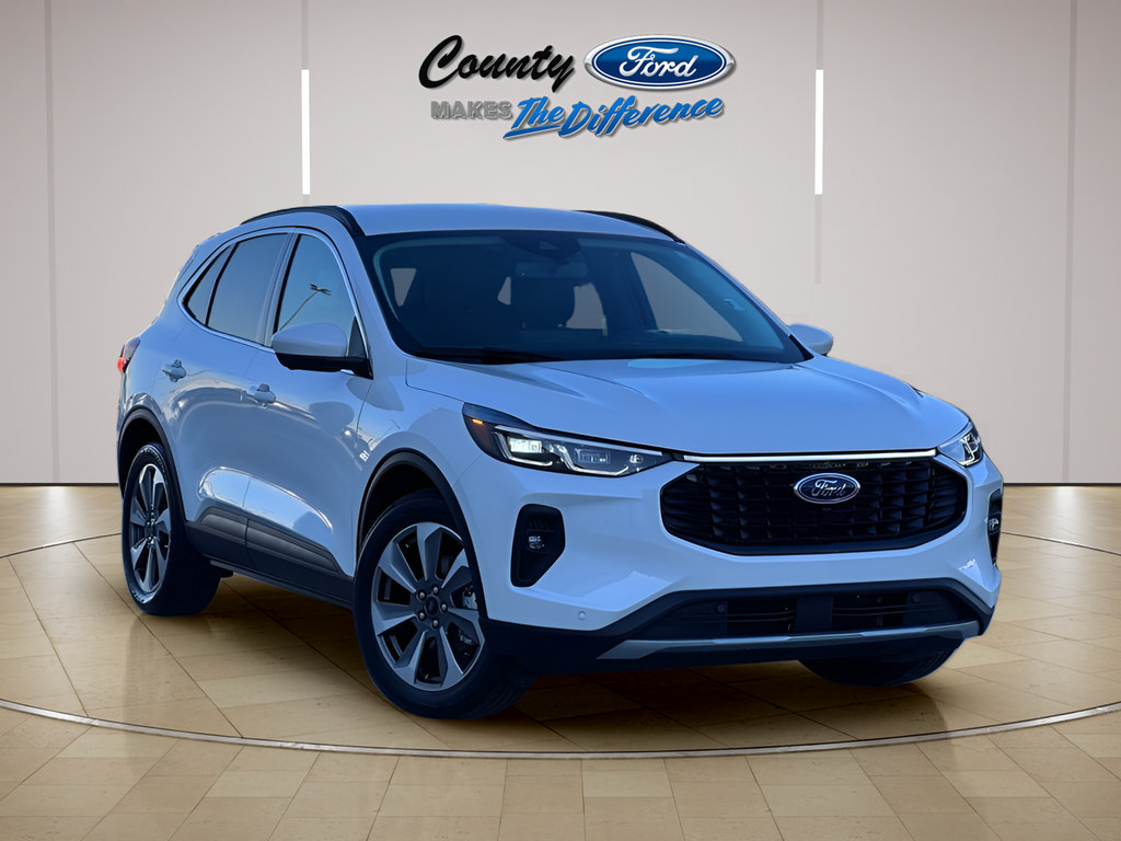 Used 2025 Ford Escape Platinum w/ Premium Technology Package FWD image 1