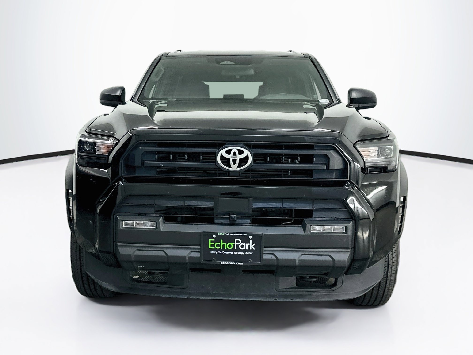 Used 2025 Toyota 4Runner SR5 AWD/4WD image 2