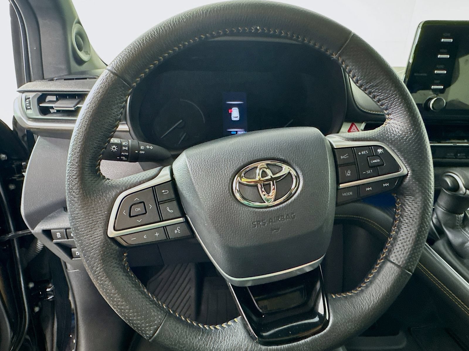 Certified 2022 Toyota Sienna XLE Woodland Edition AWD/4WD image 11