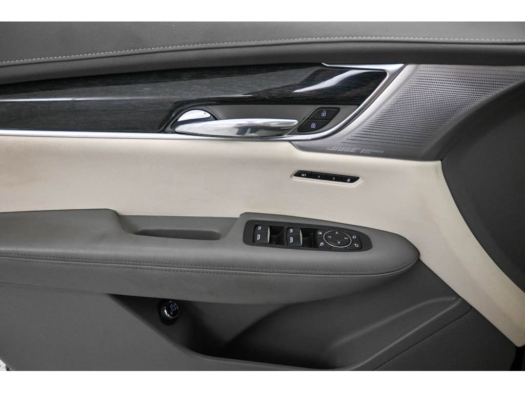 Used 2022 Cadillac XT6 Premium Luxury w/ Technology Package image 32