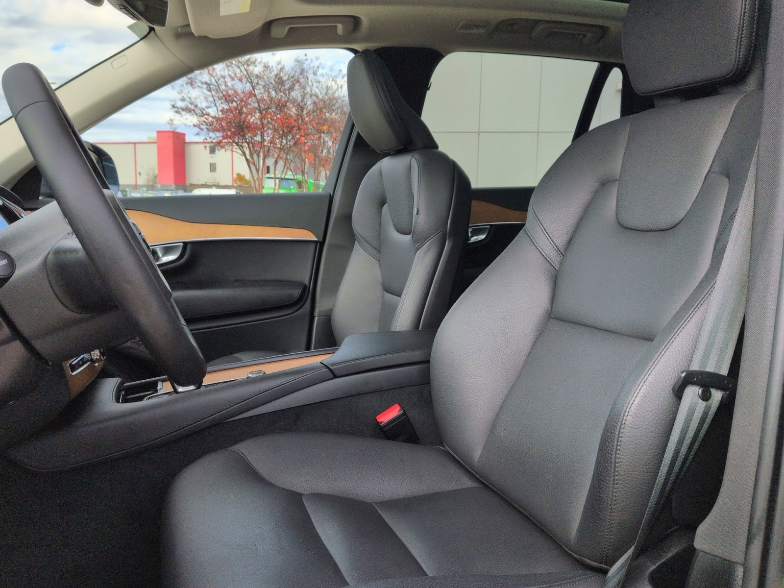 Certified 2023 Volvo XC90 B6 Plus w/ Protection Package Premier image 13