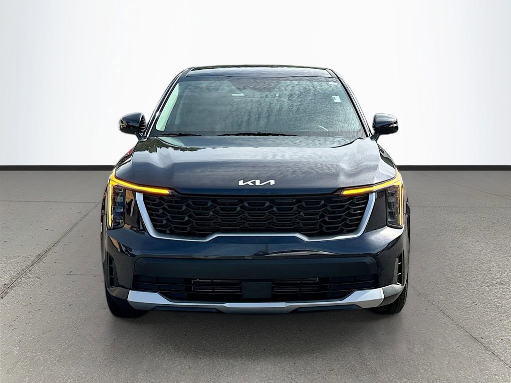 Certified 2025 Kia Sorento LX FWD image 2