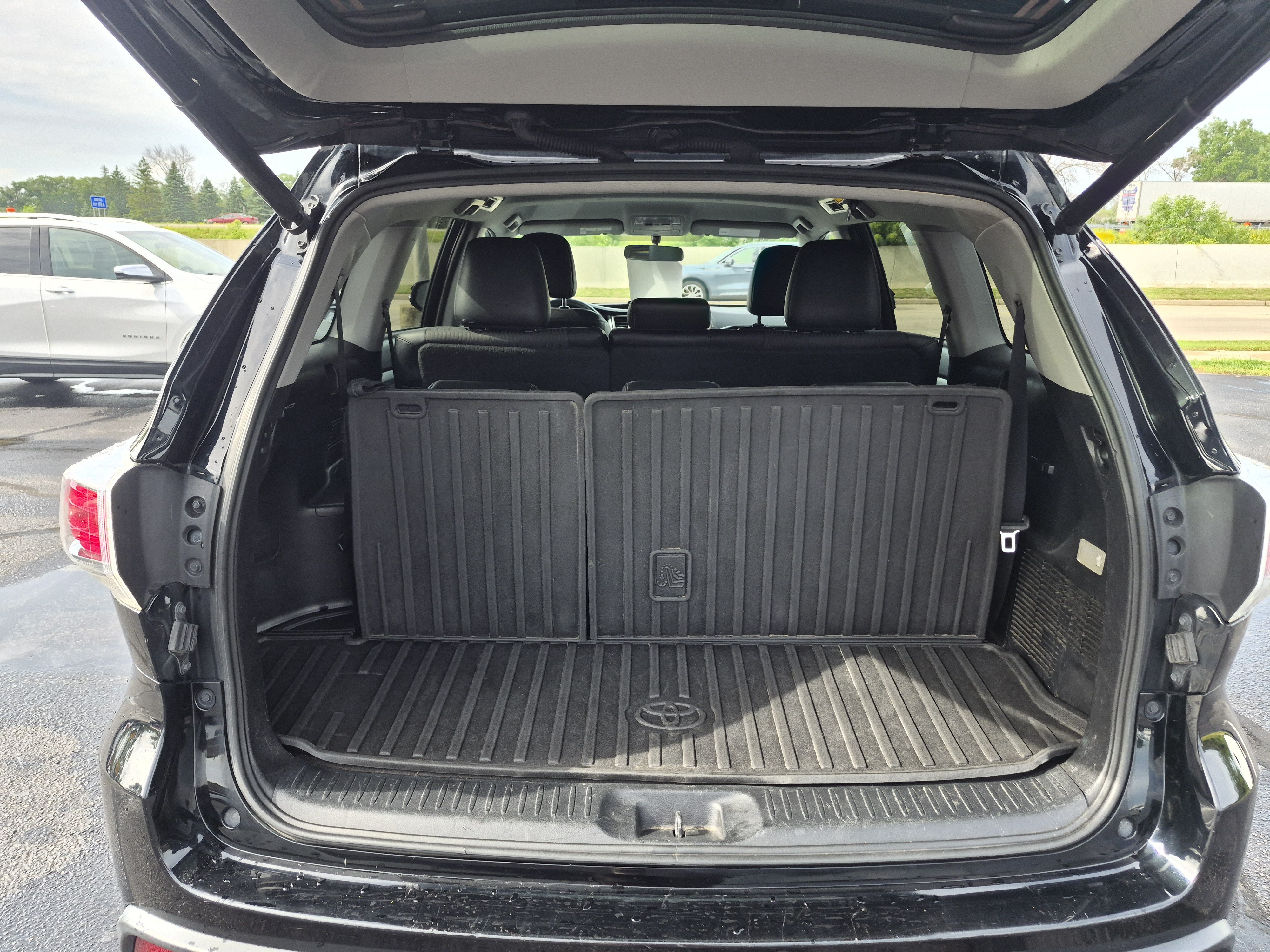 Used 2016 Toyota Highlander Plus AWD/4WD image 12