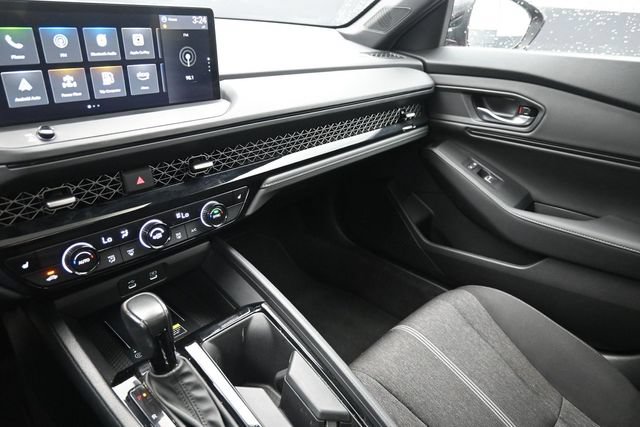 Certified 2025 Honda Accord Sport image 30
