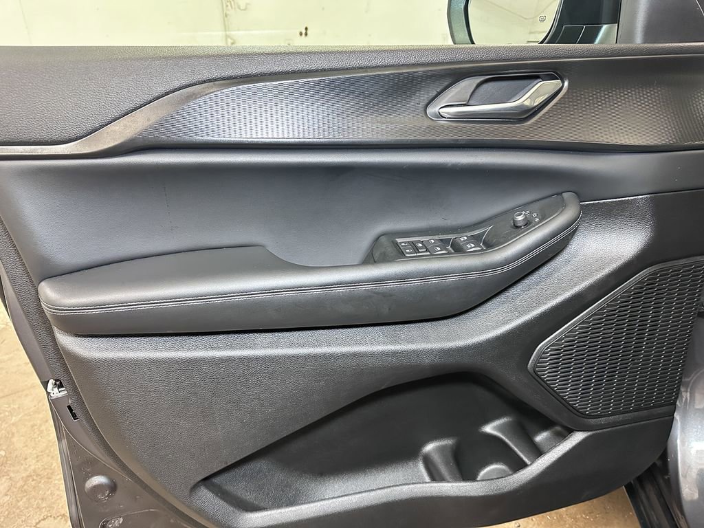 Certified 2024 Jeep Grand Cherokee Laredo w/ Trailer Tow Package image 23