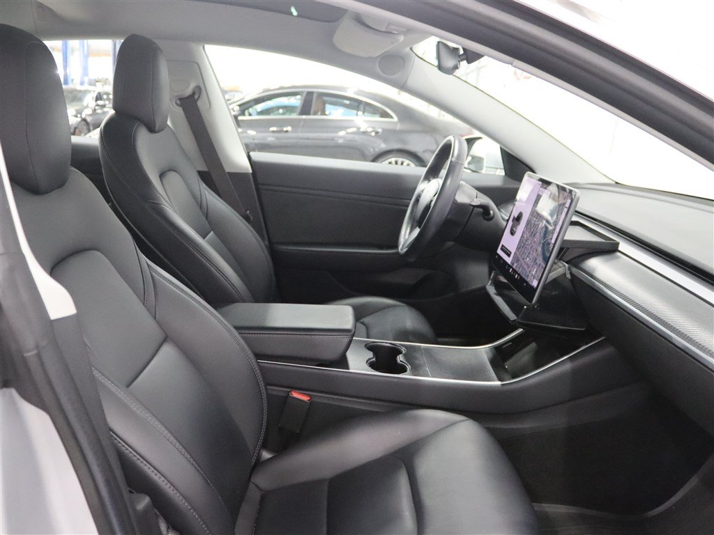 Used 2018 Tesla Model 3 Long Range RWD image 25
