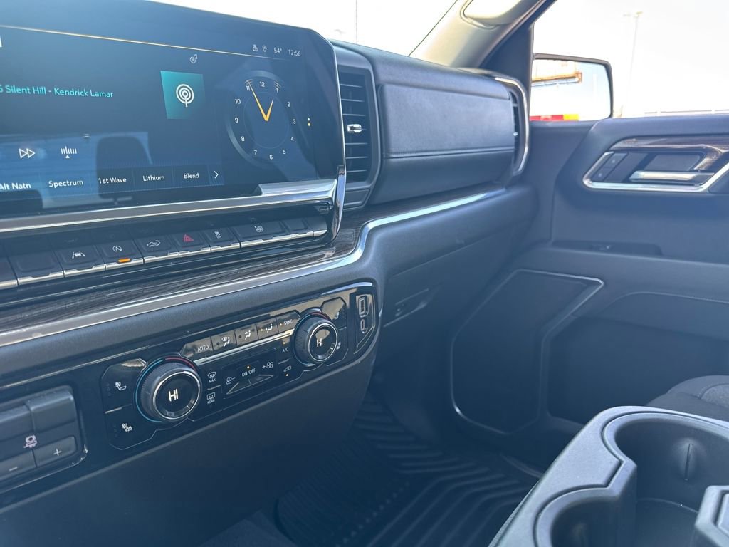 Used 2025 Chevrolet Silverado 1500 LT image 34