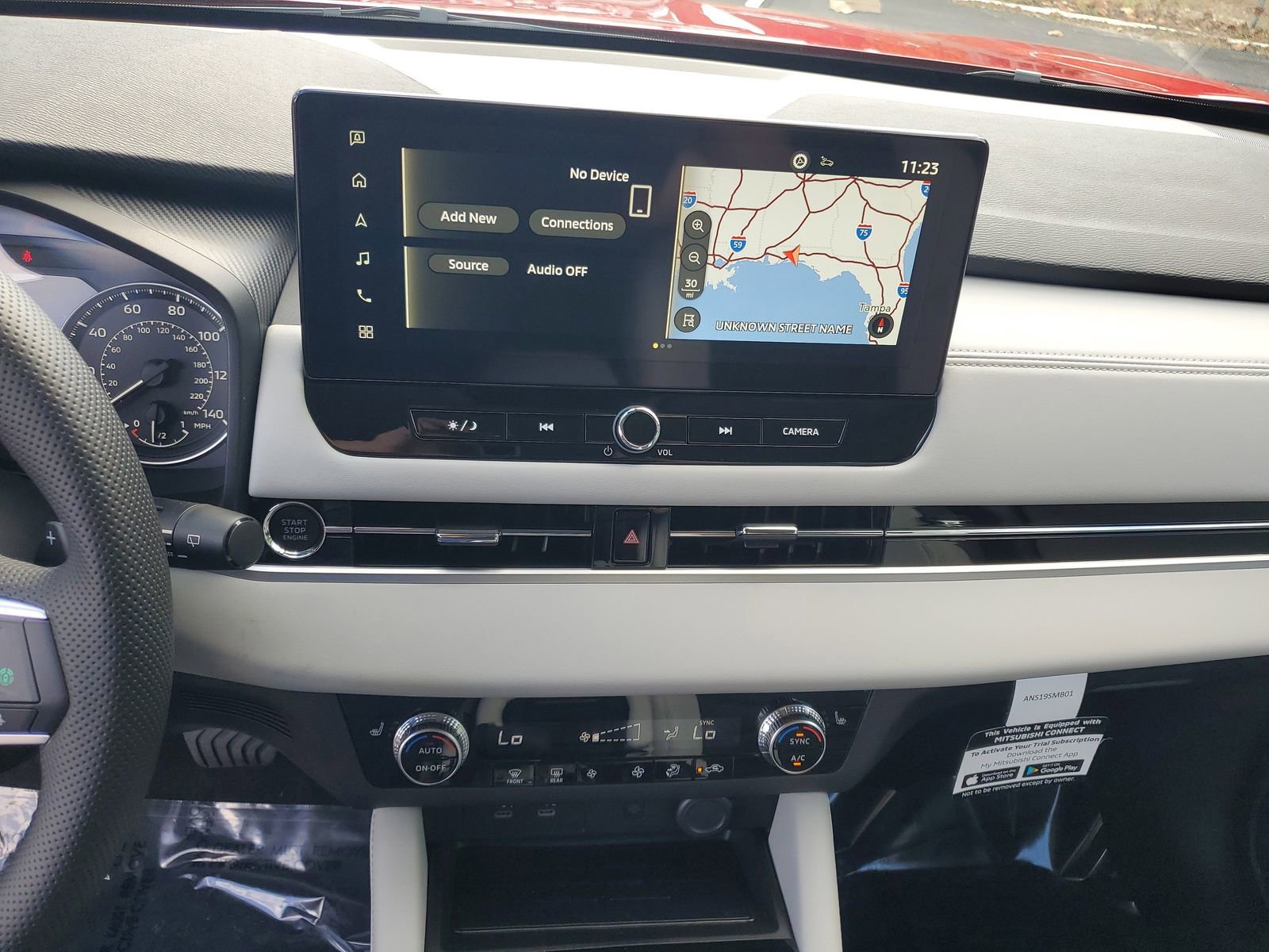 New 2025 Mitsubishi Outlander SE image 14