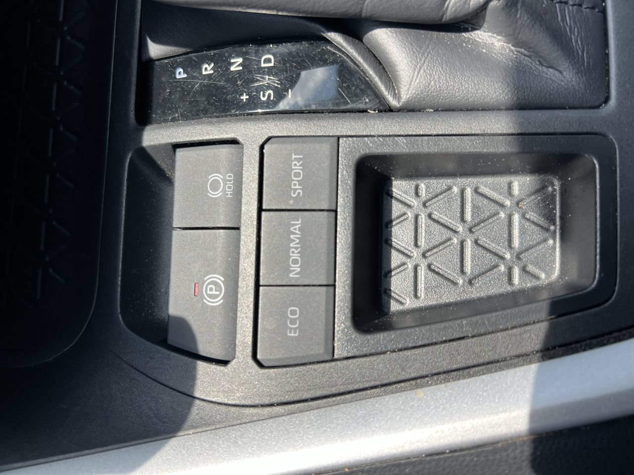 Used 2025 Toyota RAV4 XLE FWD image 29