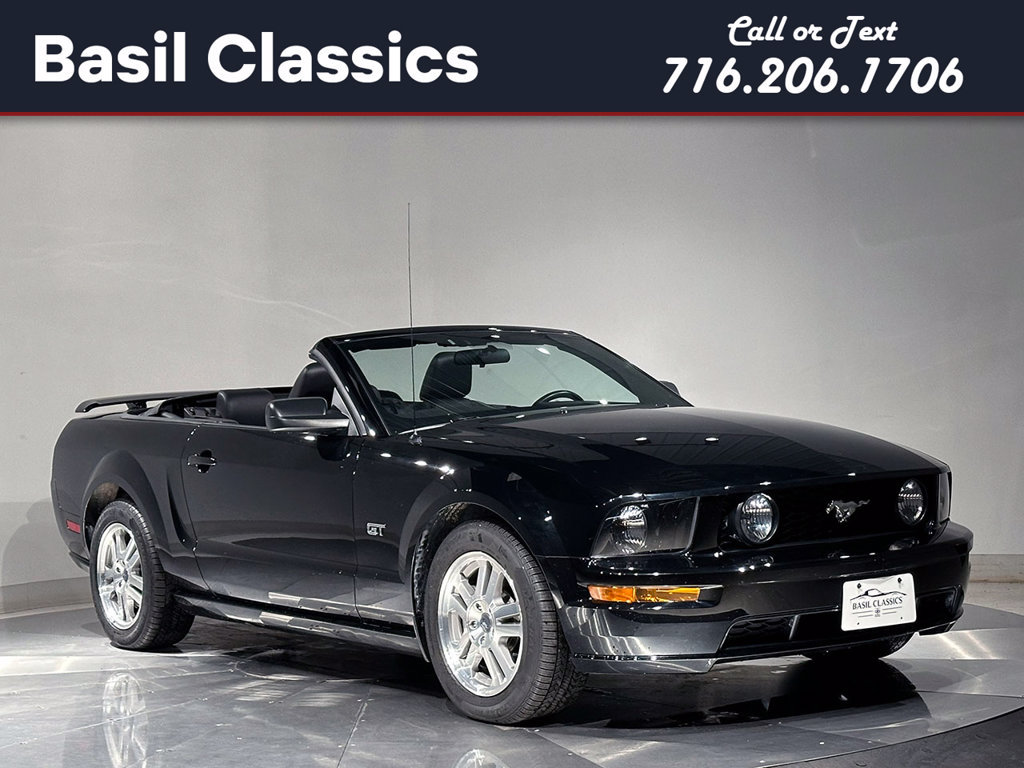 Used 2005 Ford Mustang GT RWD image 1