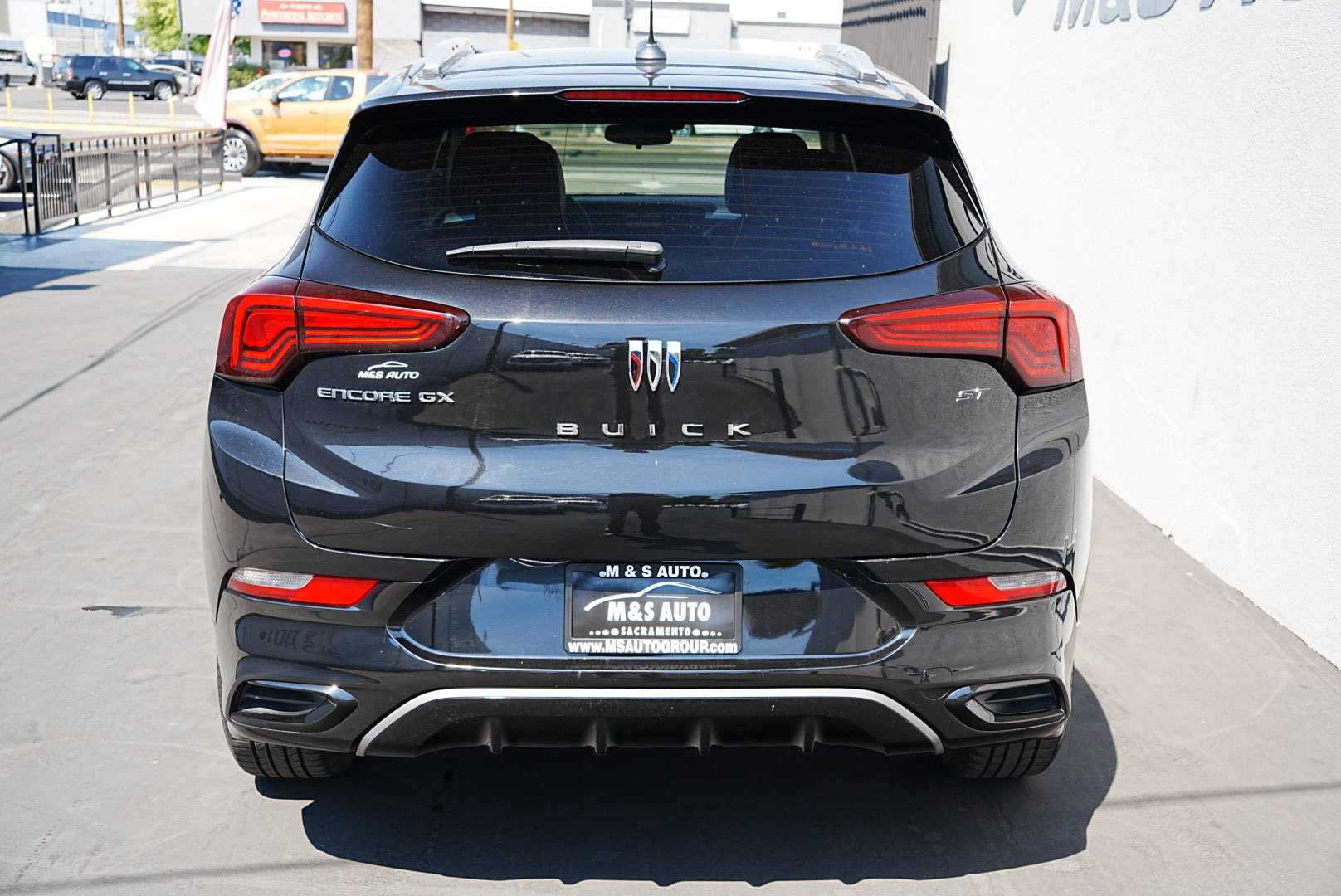 Used 2024 Buick Encore GX Sport Touring w/ Comfort Package image 5