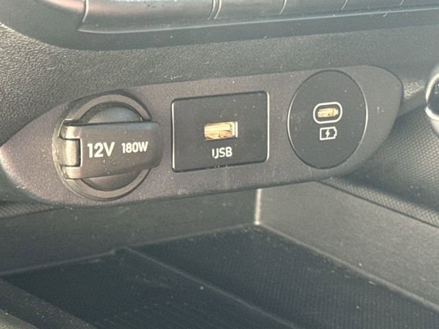 Used 2025 Hyundai Elantra SEL image 34