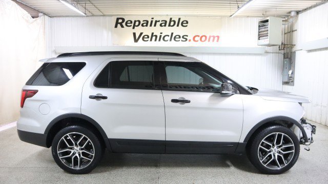 Used 2017 Ford Explorer Sport w/ Equipment Group 401A image 4
