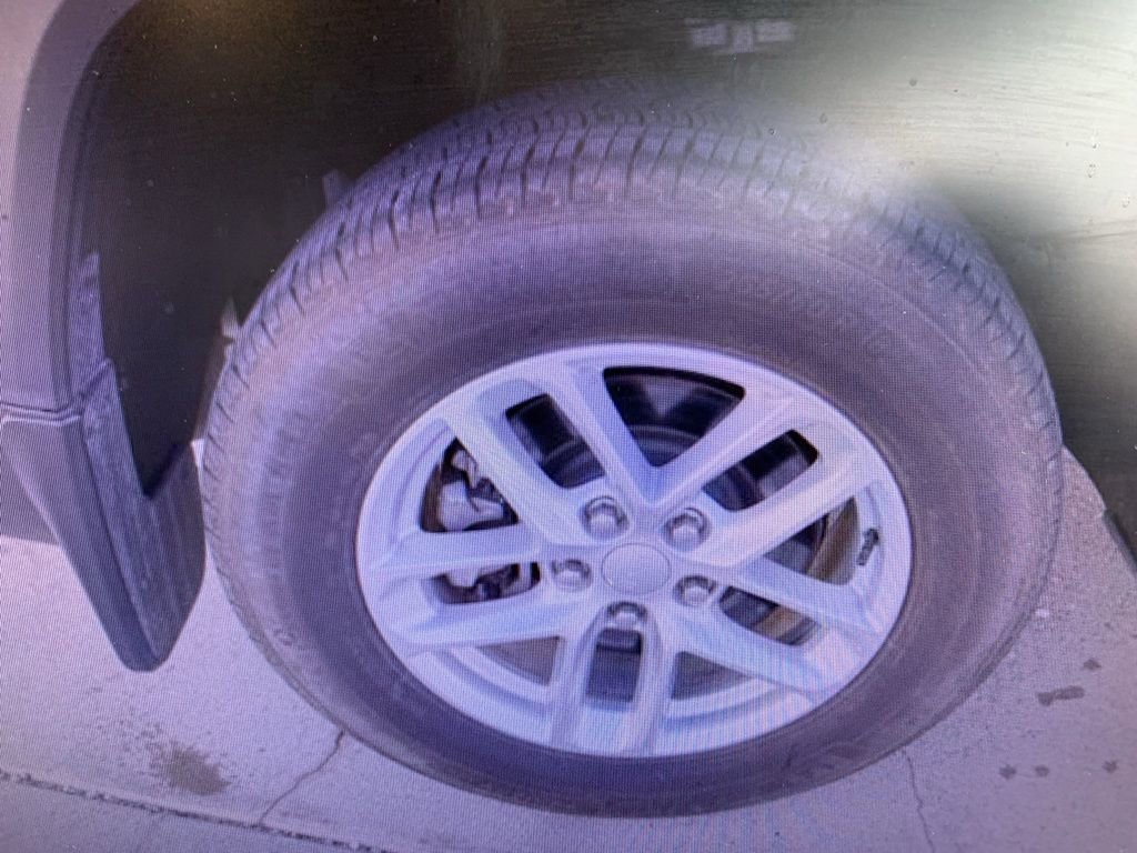 Used 2024 Jeep Grand Cherokee L Laredo w/ Luxury Tech Group I image 16