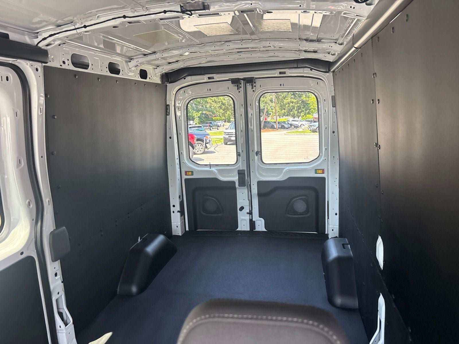 New 2026 Ford Transit 250 148 Medium Roof w/ Load Area Protection Package RWD image 12