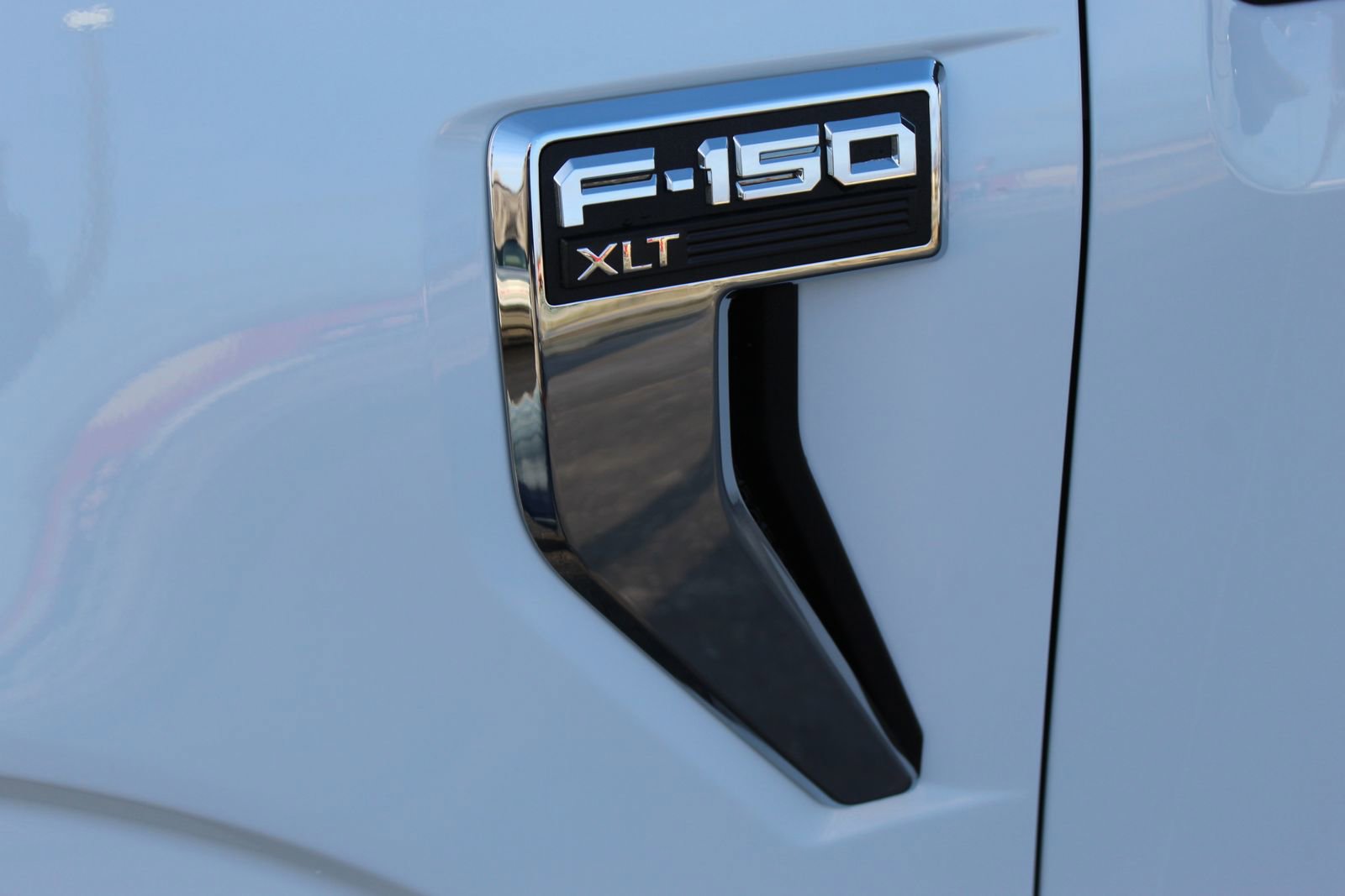 New 2025 Ford F150 XLT w/ Equipment Group 302A MID image 3