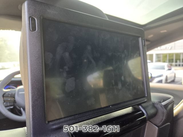 Used 2026 Chrysler Pacifica Limited w/ Uconnect Theater Family Group FWD image 19