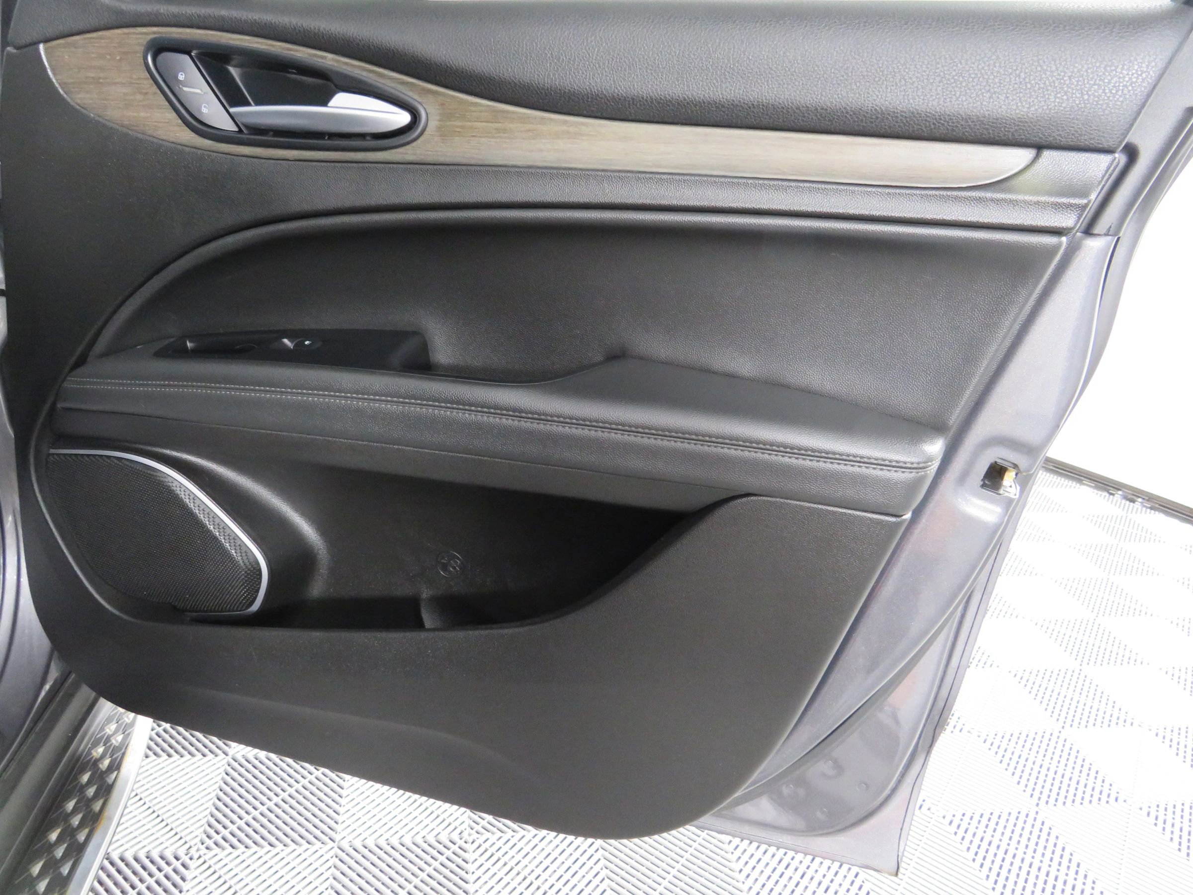 Used 2018 Alfa Romeo Stelvio Ti image 44