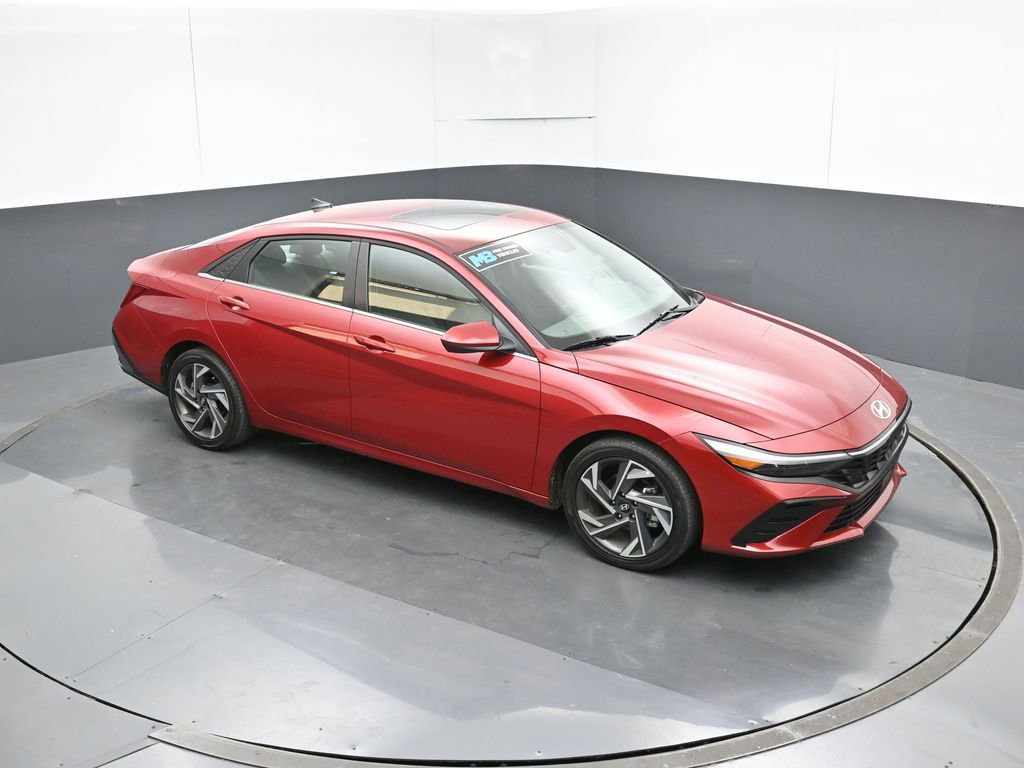 Used 2025 Hyundai Elantra SEL image 54
