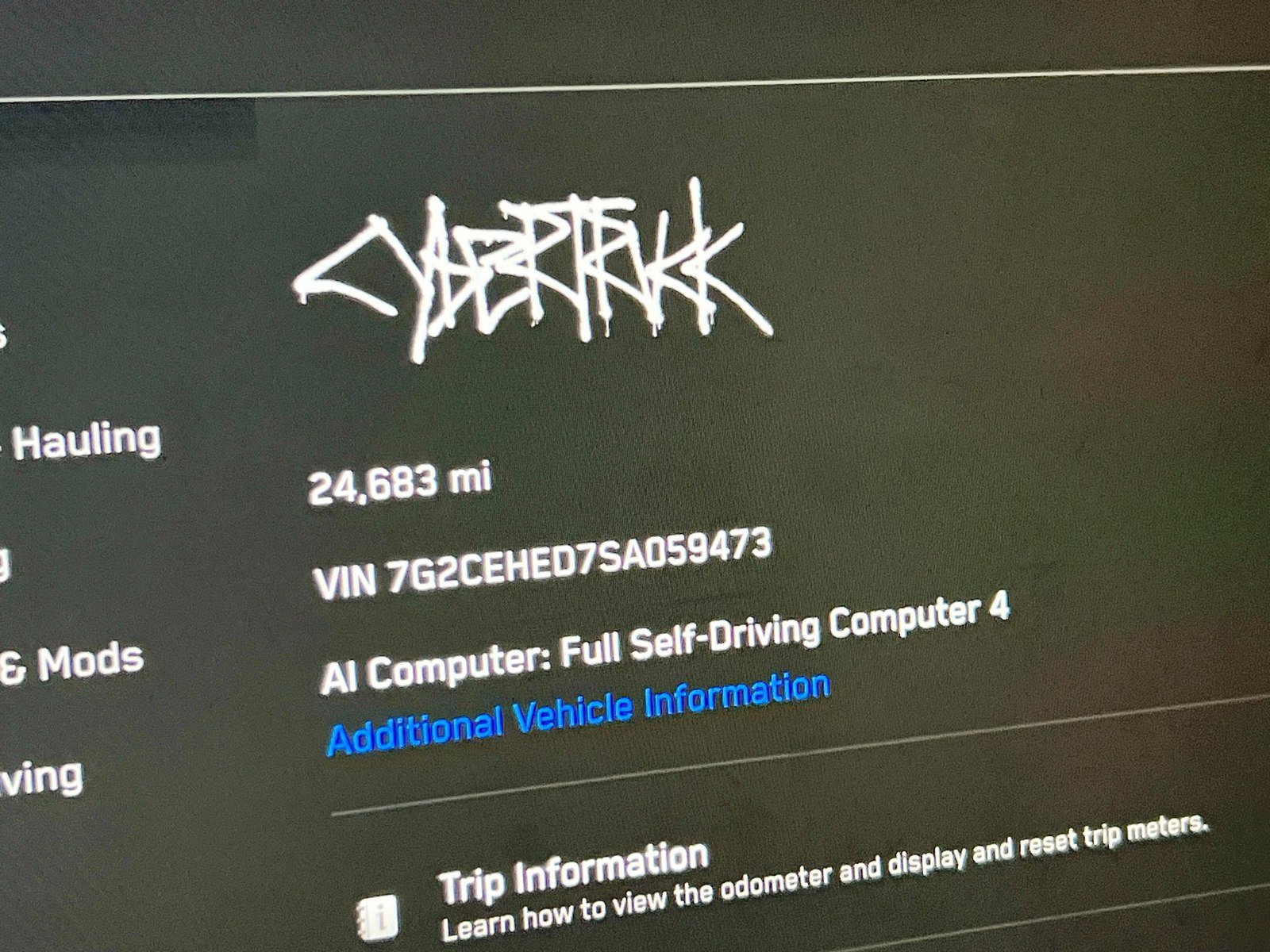 Used 2025 Tesla Cybertruck AWD Crew Cab image 7