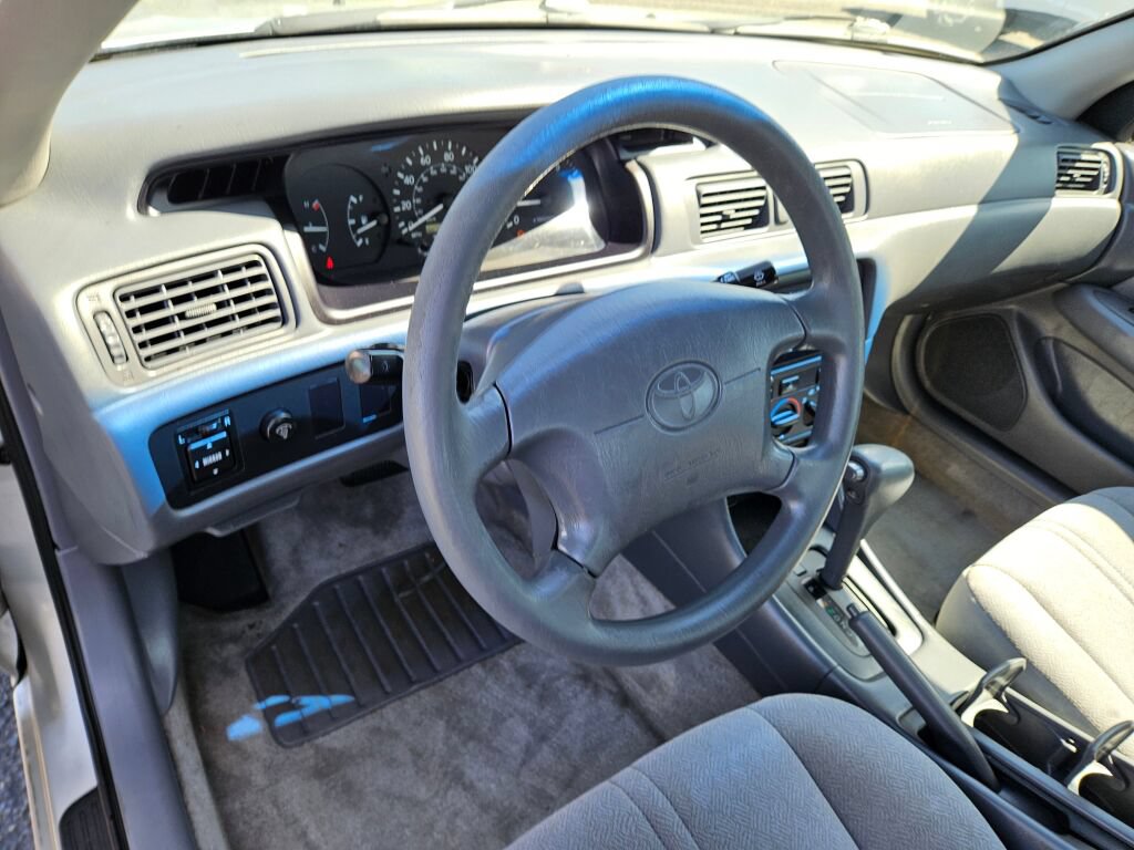 Used 2001 Toyota Camry LE FWD image 16