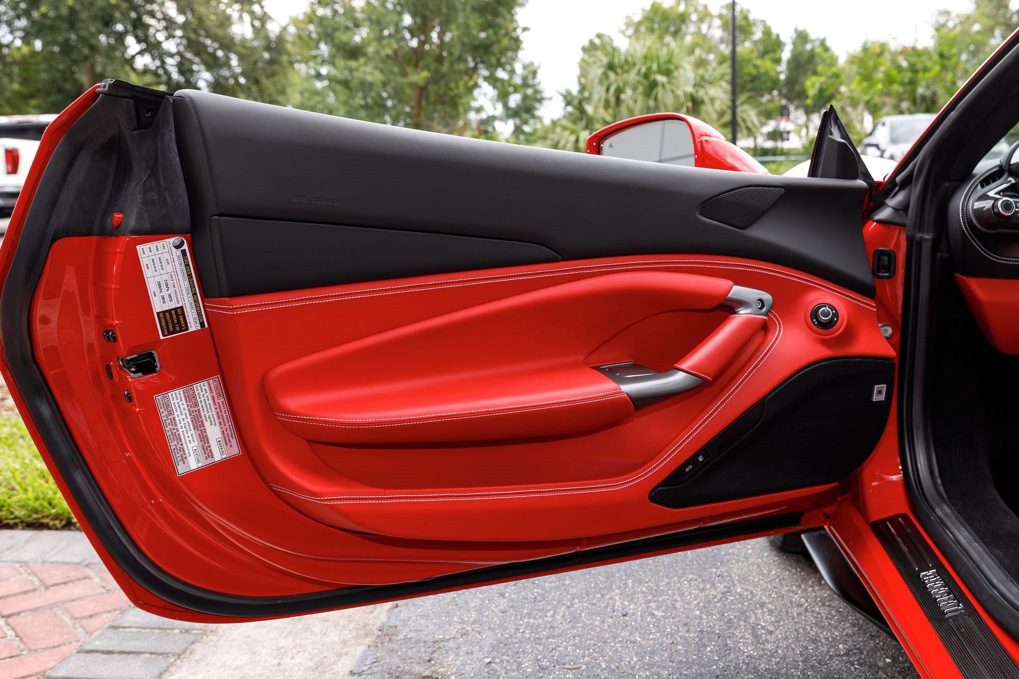Used 2022 Ferrari F8 Tributo RWD image 24