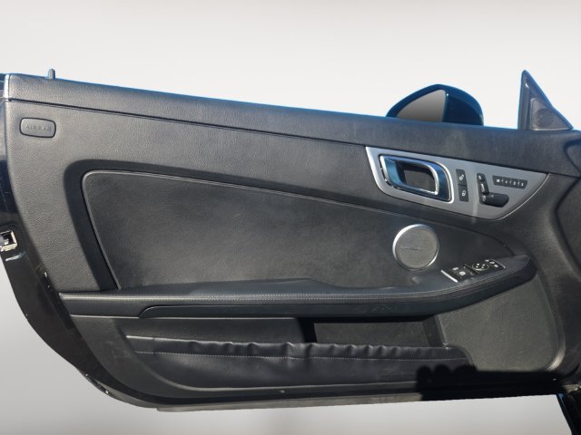 Used 2016 Mercedes-Benz SLK 300 image 14