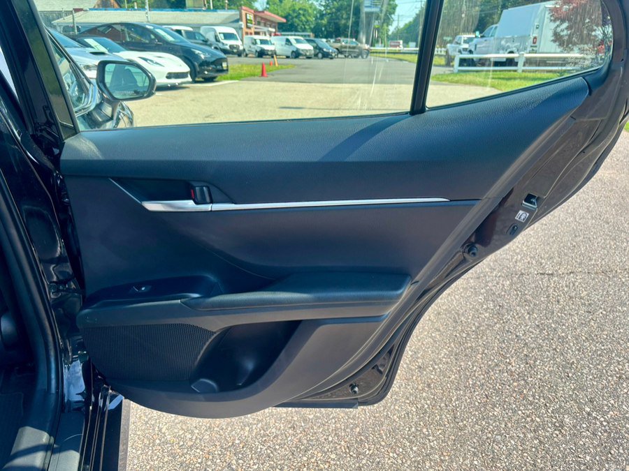 Used 2018 Toyota Camry LE FWD image 20