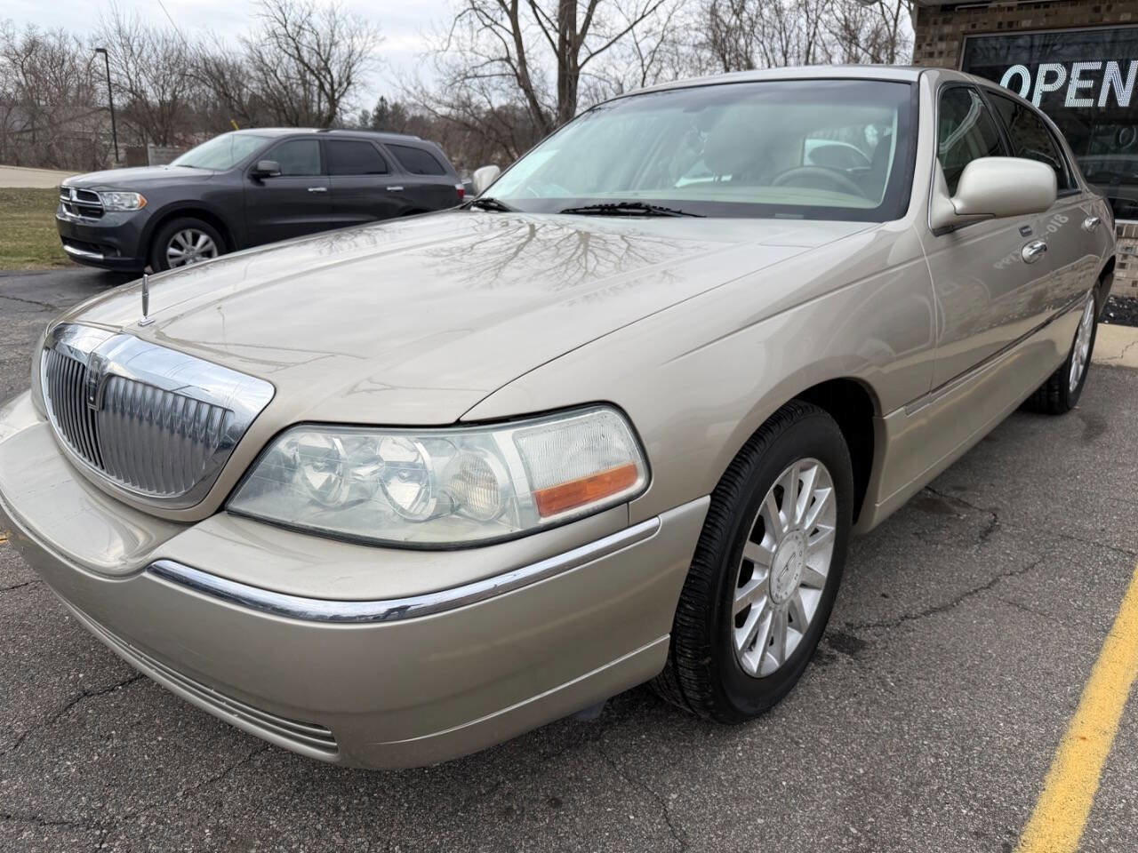Used 2006 Lincoln Town Car Signature image 7