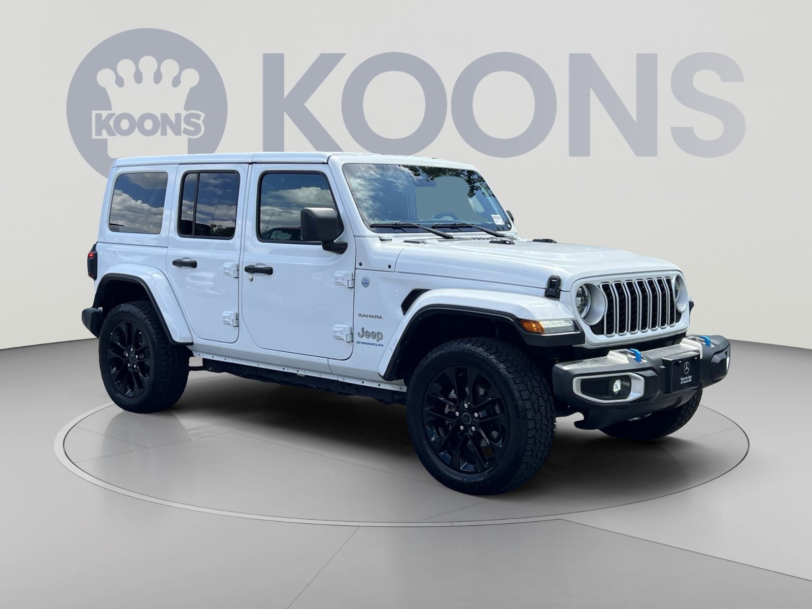 Used 2024 Jeep Wrangler Unlimited Sahara AWD/4WD image 2