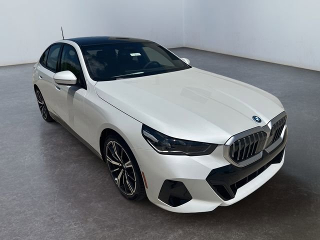 New 2026 BMW 550e xDrive image 12