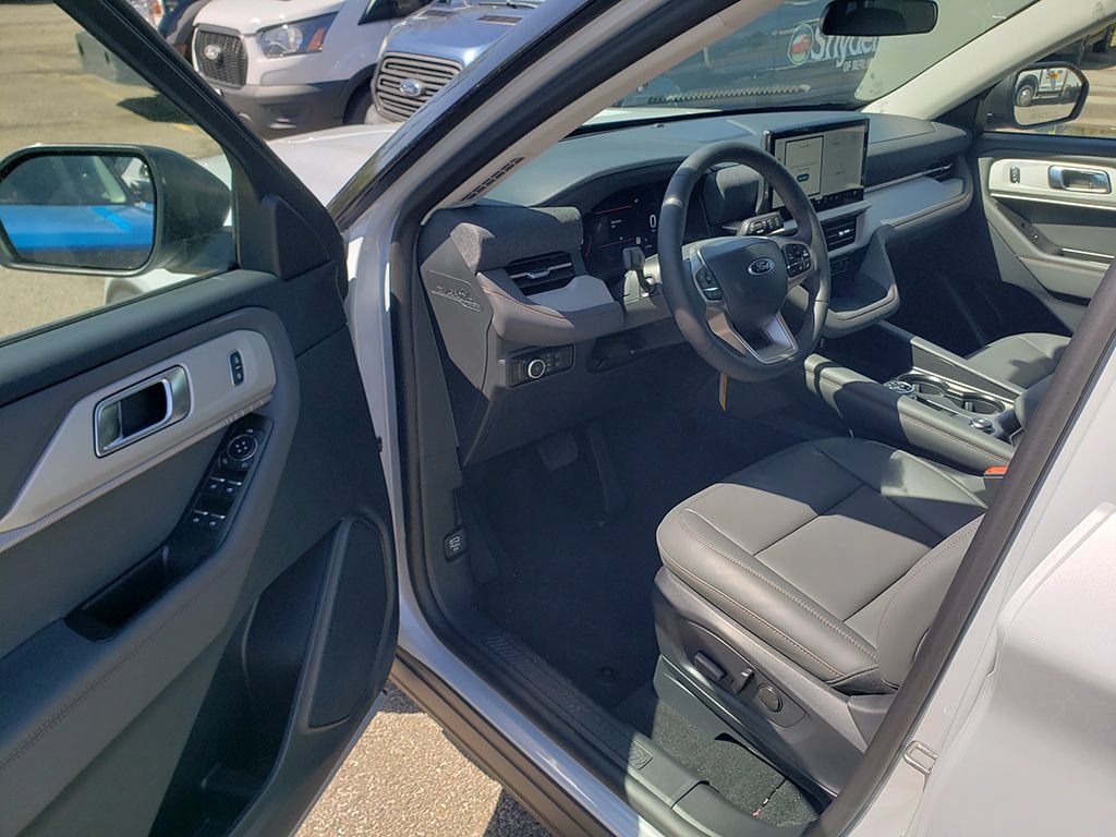 New 2026 Ford Explorer Active w/ Active Comfort Package AWD/4WD image 9