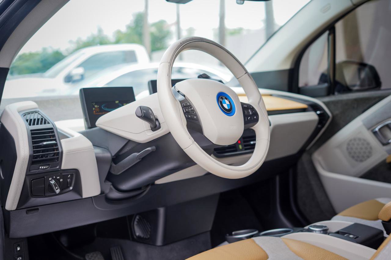 Used 2015 BMW i3 w/ Range Extender RWD image 9