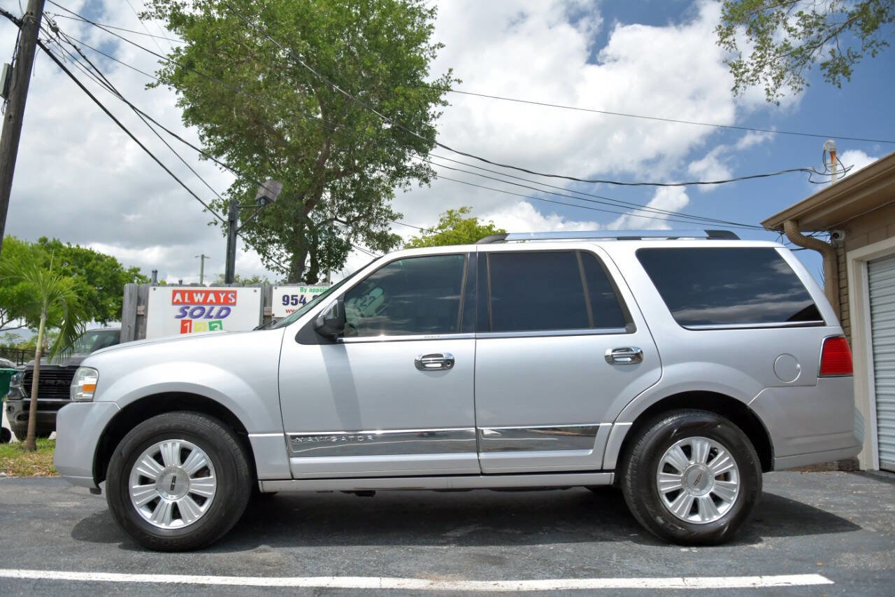 Used 2014 Lincoln Navigator Base 4x2 4dr SUV image 7