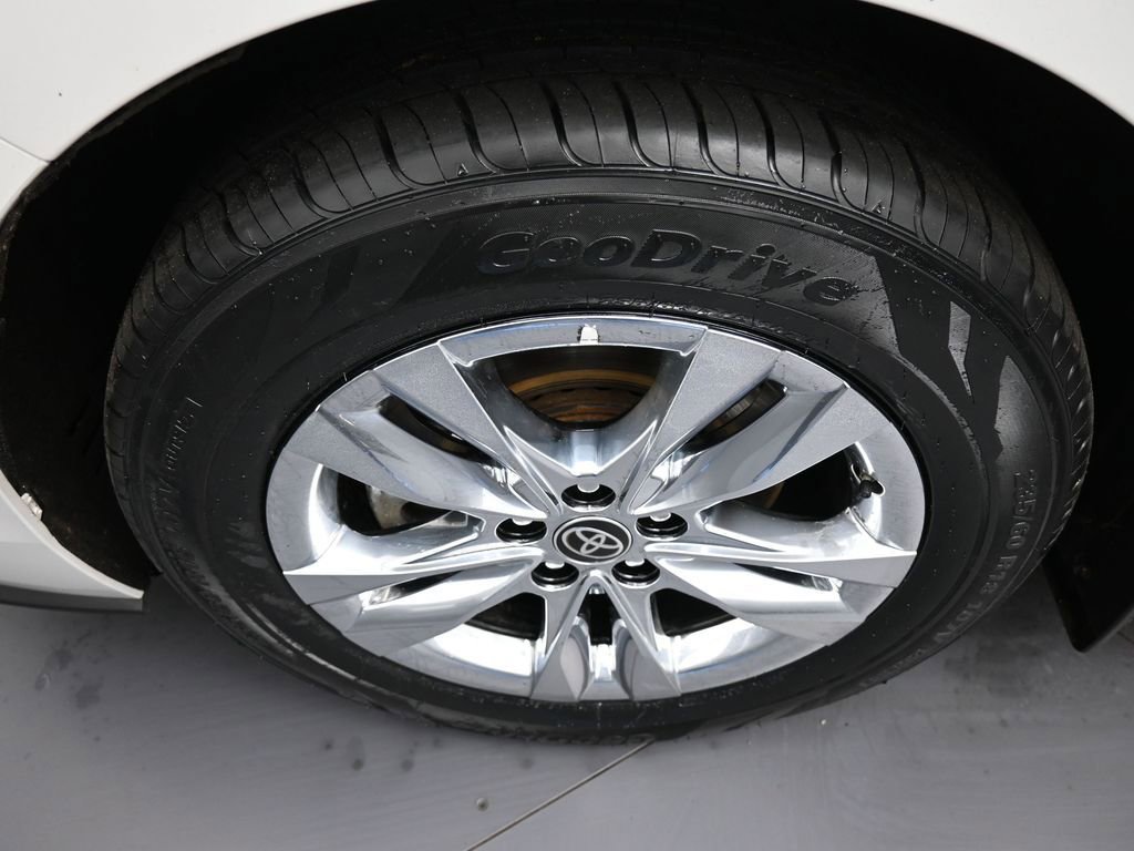 Certified 2025 Toyota Sienna Limited image 14