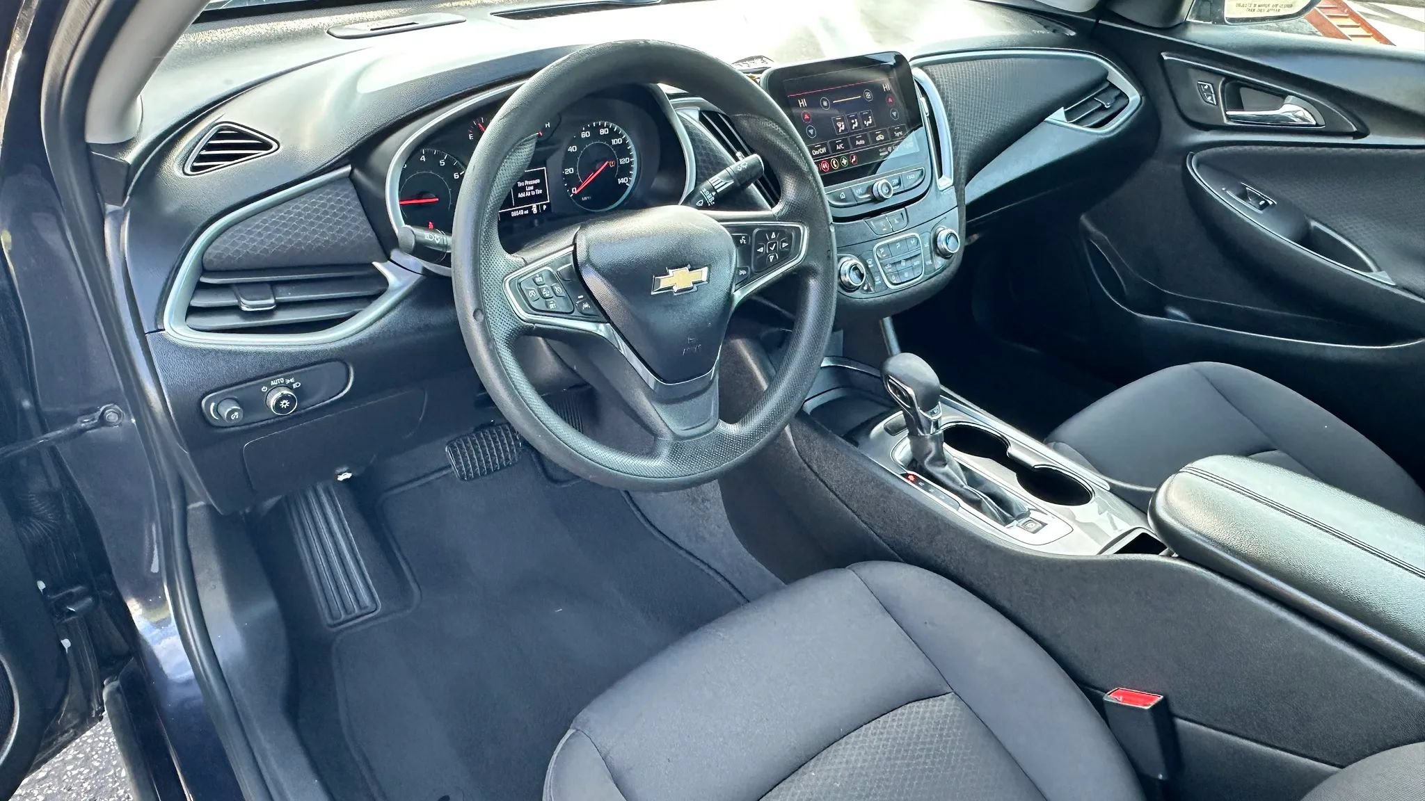 Used 2023 Chevrolet Malibu LT FWD image 12