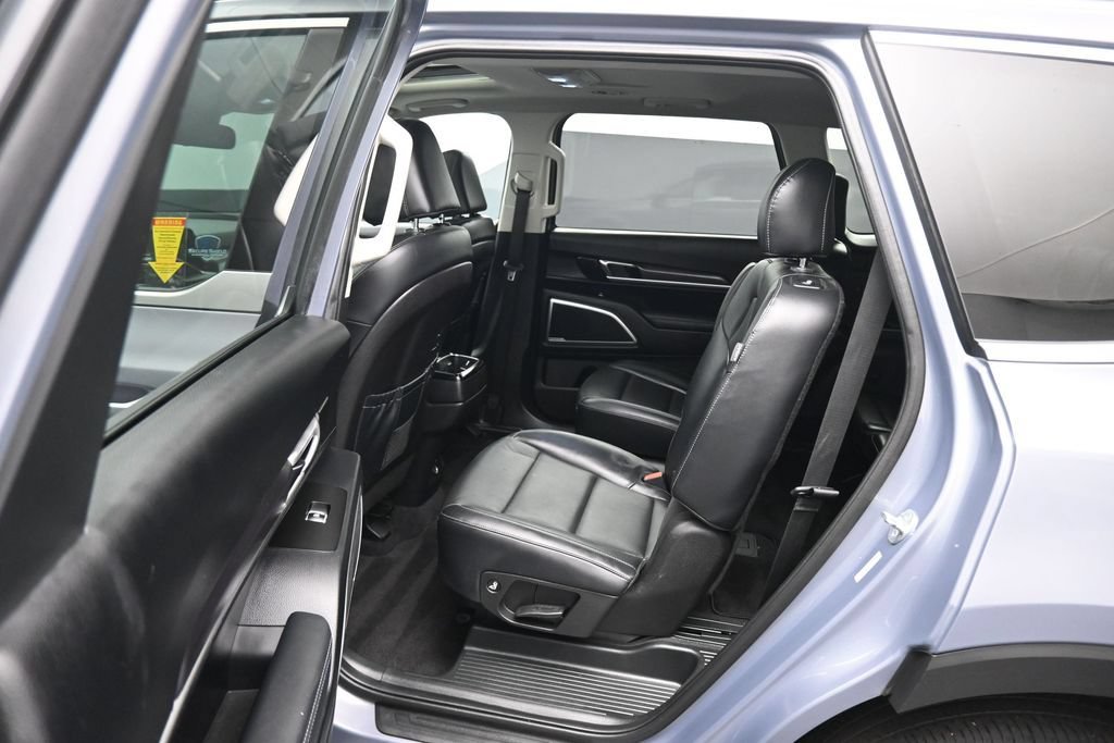 Used 2023 Kia Telluride S w/ S Sunroof Package FWD image 32