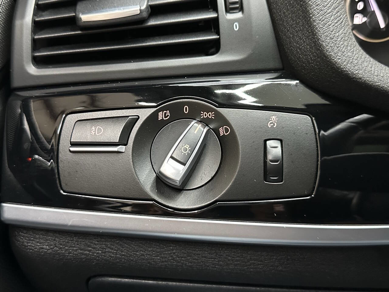 Used 2017 BMW X4 M40i w/ Technology Package image 25