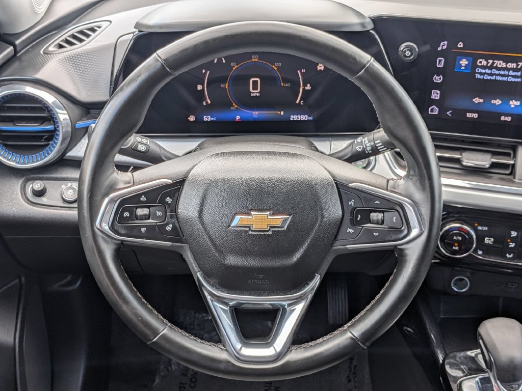 Used 2025 Chevrolet Trax LT w/ LT Convenience Package FWD image 19