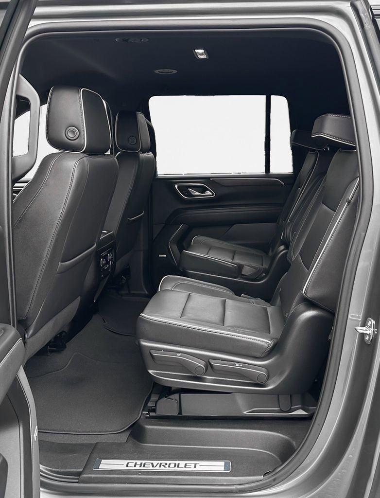 Used 2023 Chevrolet Suburban Premier image 13