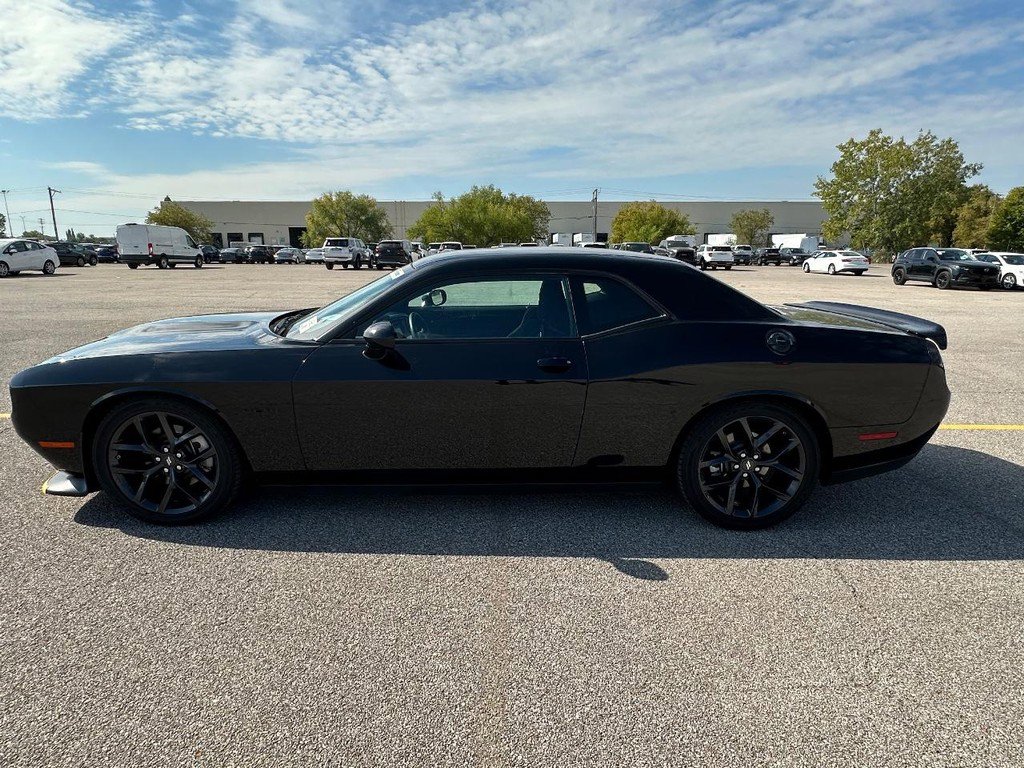Used 2022 Dodge Challenger R/T w/ Blacktop Package image 6