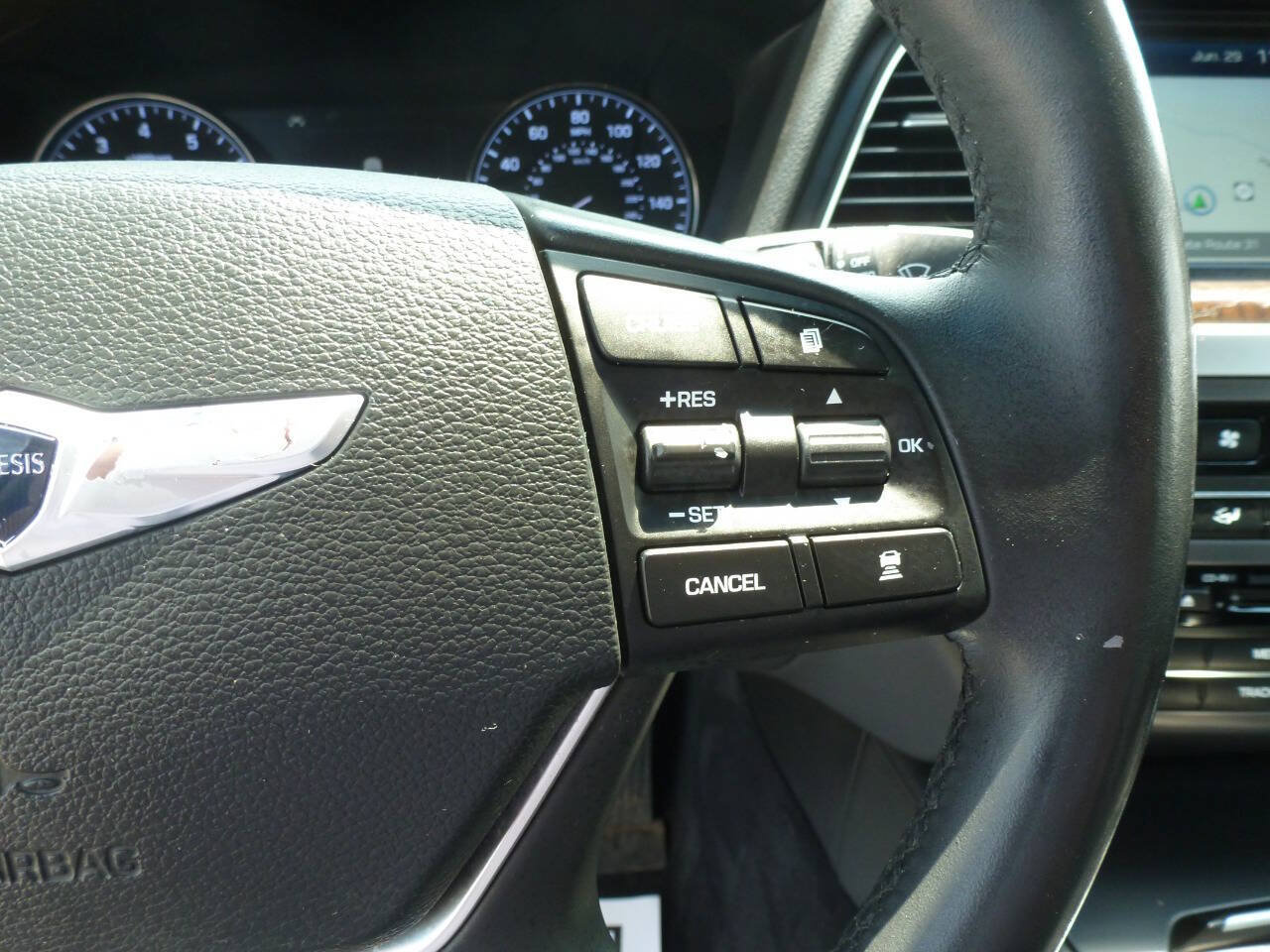 Used 2015 Hyundai Genesis 5.0 RWD image 25