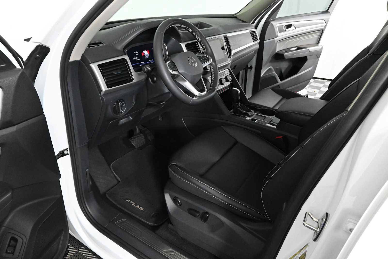 Used 2023 Volkswagen Atlas SE FWD image 17
